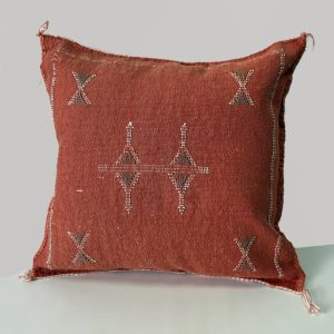 כרית סברה כתומה עיטורים