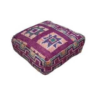 פוף צמר מרוקאי מעוטר סגול