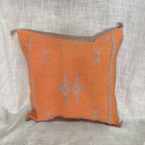 כרית סברה כתומה עיטורים תכלת