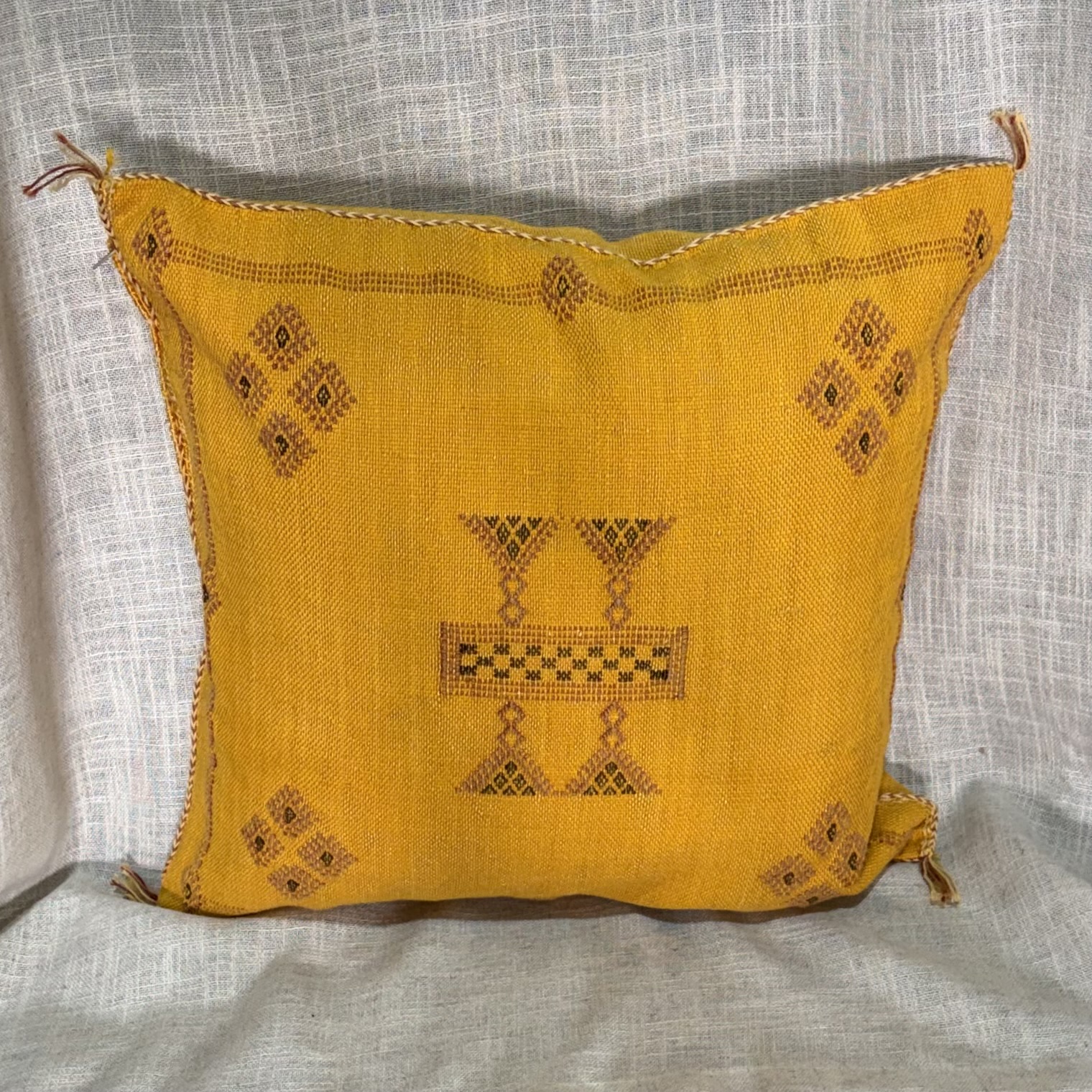 כרית סברה חרדל עיטורים