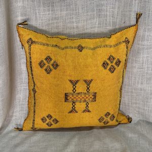 כרית סברה חרדל מעוטרת